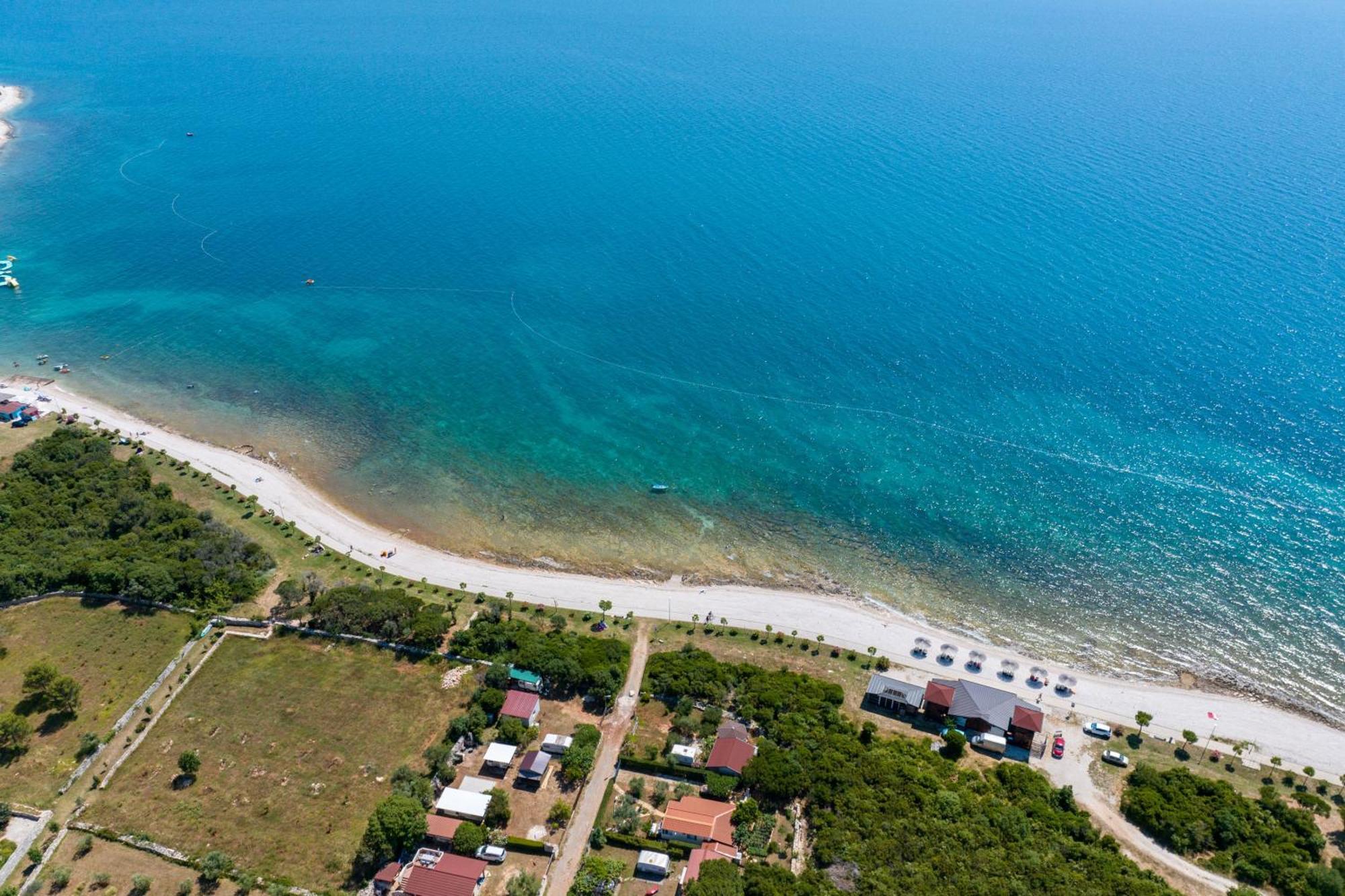 Teuta Apartments - A Beach And A Sea View Peroj Exterior foto