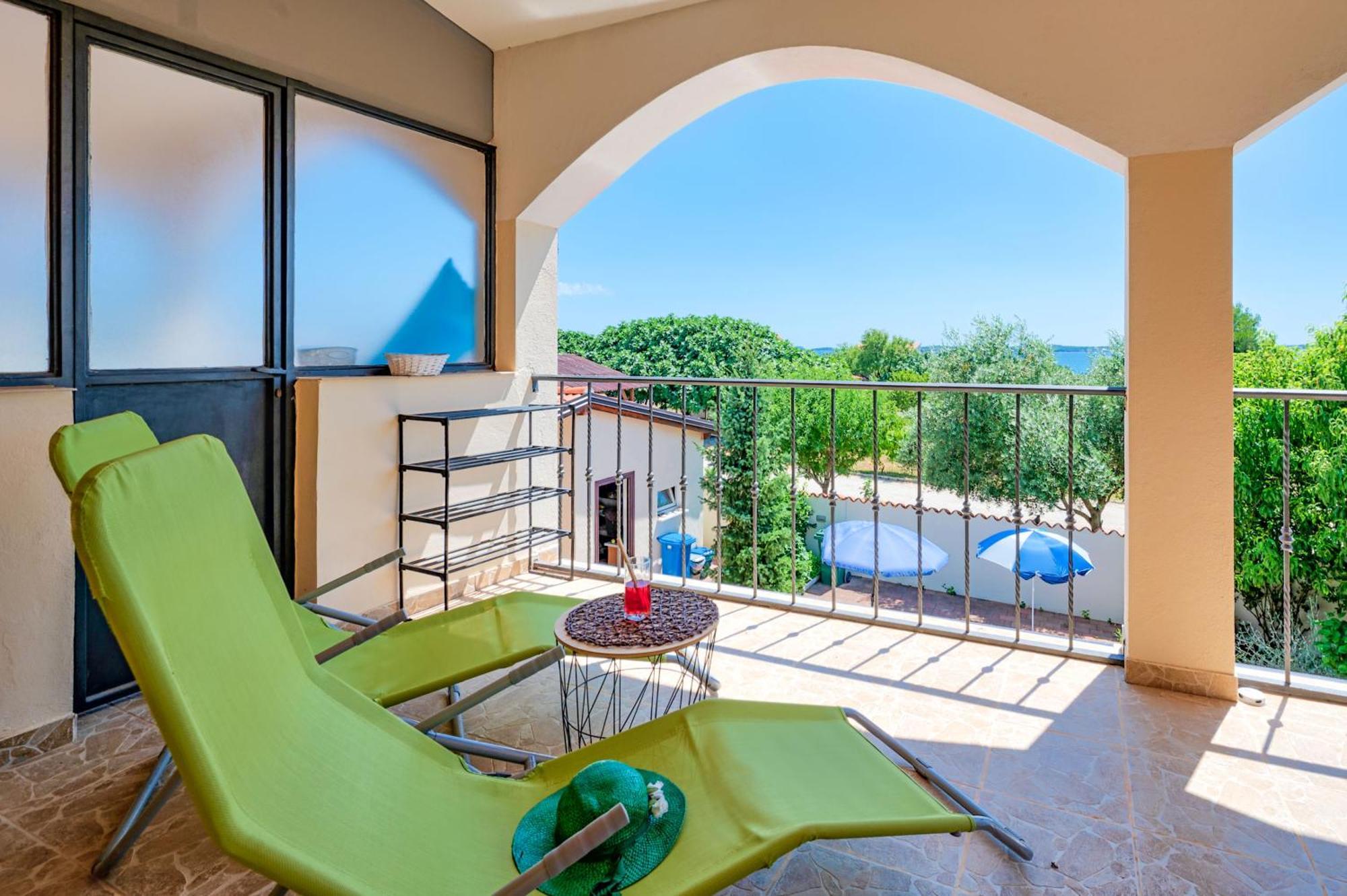 Teuta Apartments - A Beach And A Sea View Peroj Exterior foto
